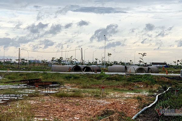 Người d&acirc;n c&oacute; đất bị thu hồi tại dự &aacute;n King Bay khiếu nại v&igrave; mức gi&aacute; đền b&ugrave; rẻ mạt.&nbsp; &nbsp;