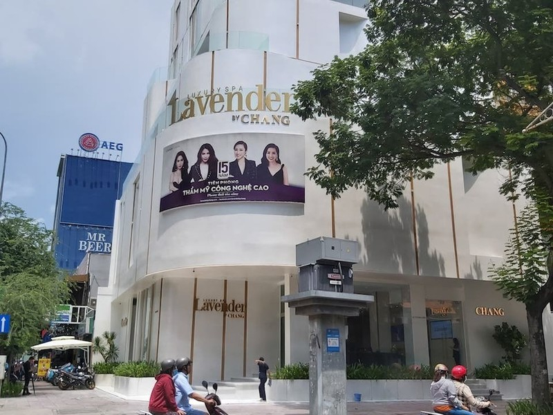 Sau h&agrave;ng loạt b&ecirc; bối, thẩm mỹ viện Lavender bất ngờ đổi t&ecirc;n thương hiệu sang Lavender By Chang. &nbsp;