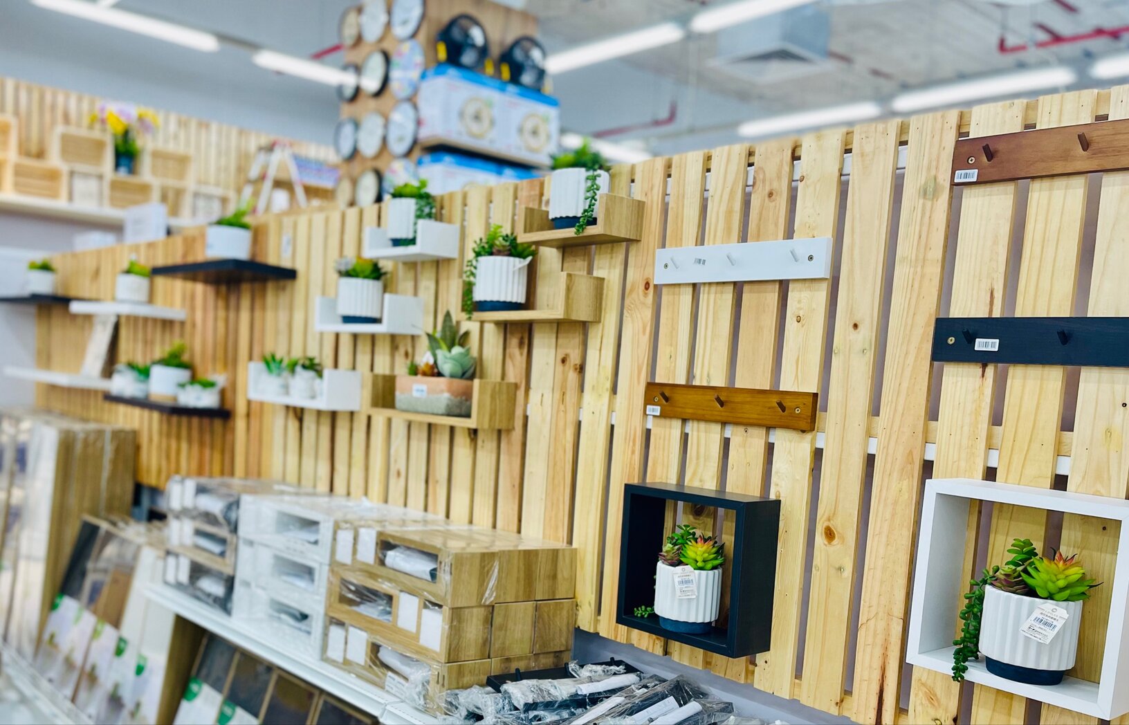 C&aacute;c vật dụng trang tr&iacute;, nội thất&hellip; với lối sống &ldquo;Minimalism&rdquo; tới từ Nhật Bản tại Kohnan hứa hẹn sẽ l&agrave; nơi cực kỳ h&uacute;t kh&aacute;ch. &nbsp;