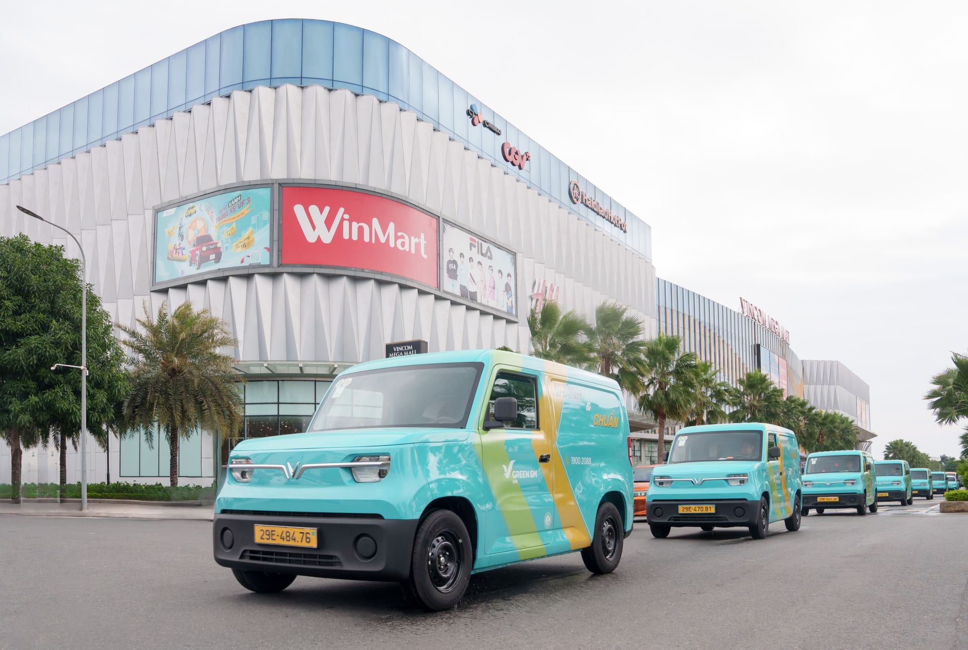 Dịch vụ Green SM Van vận h&agrave;nh bằng 100% xe tải điện VinFast EC Van