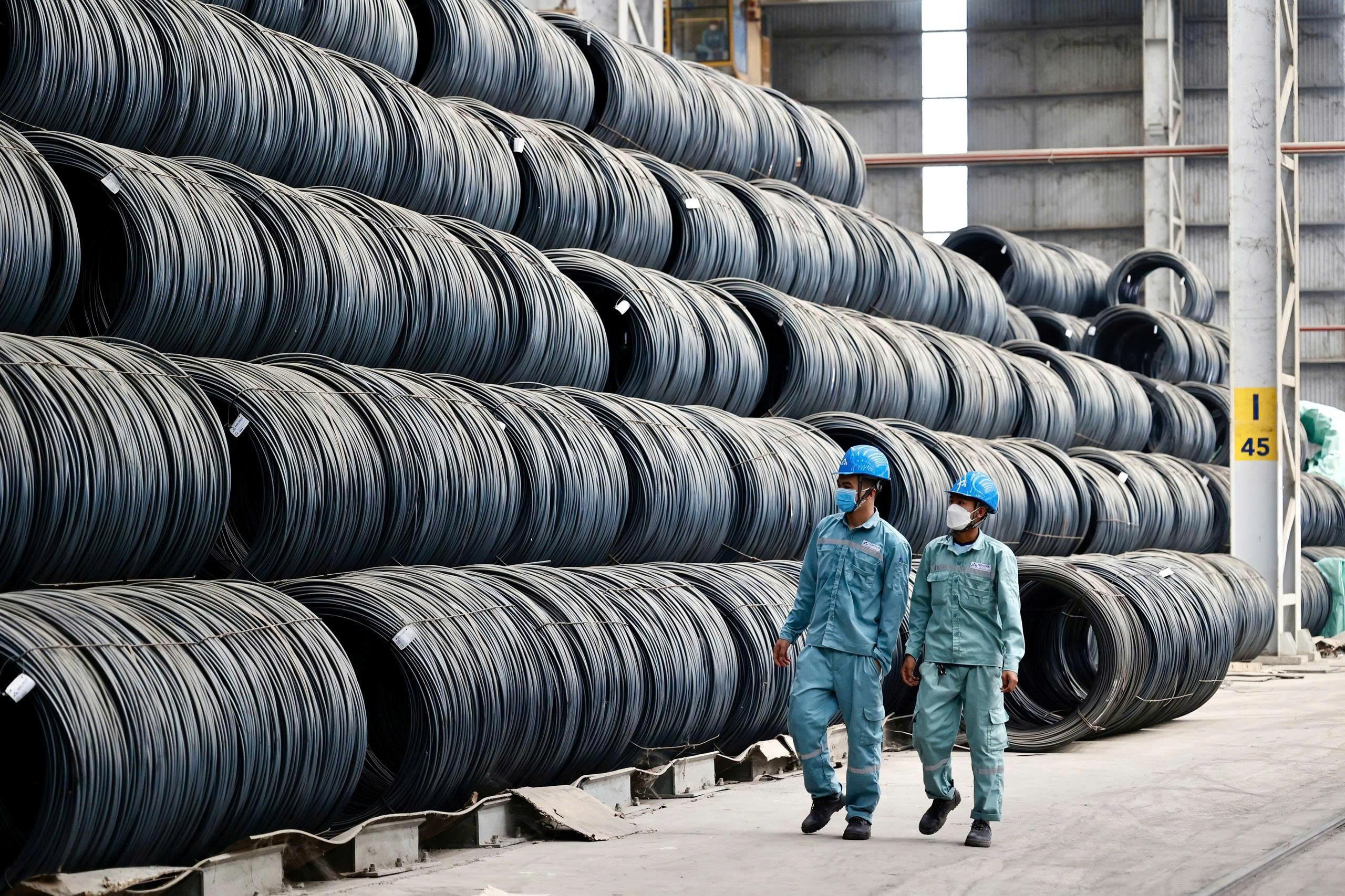 Hòa Phát lập kỷ lục vượt 10 triệu tấn thép trong năm 2025, tăng 31% so với 2024 - Ảnh 1