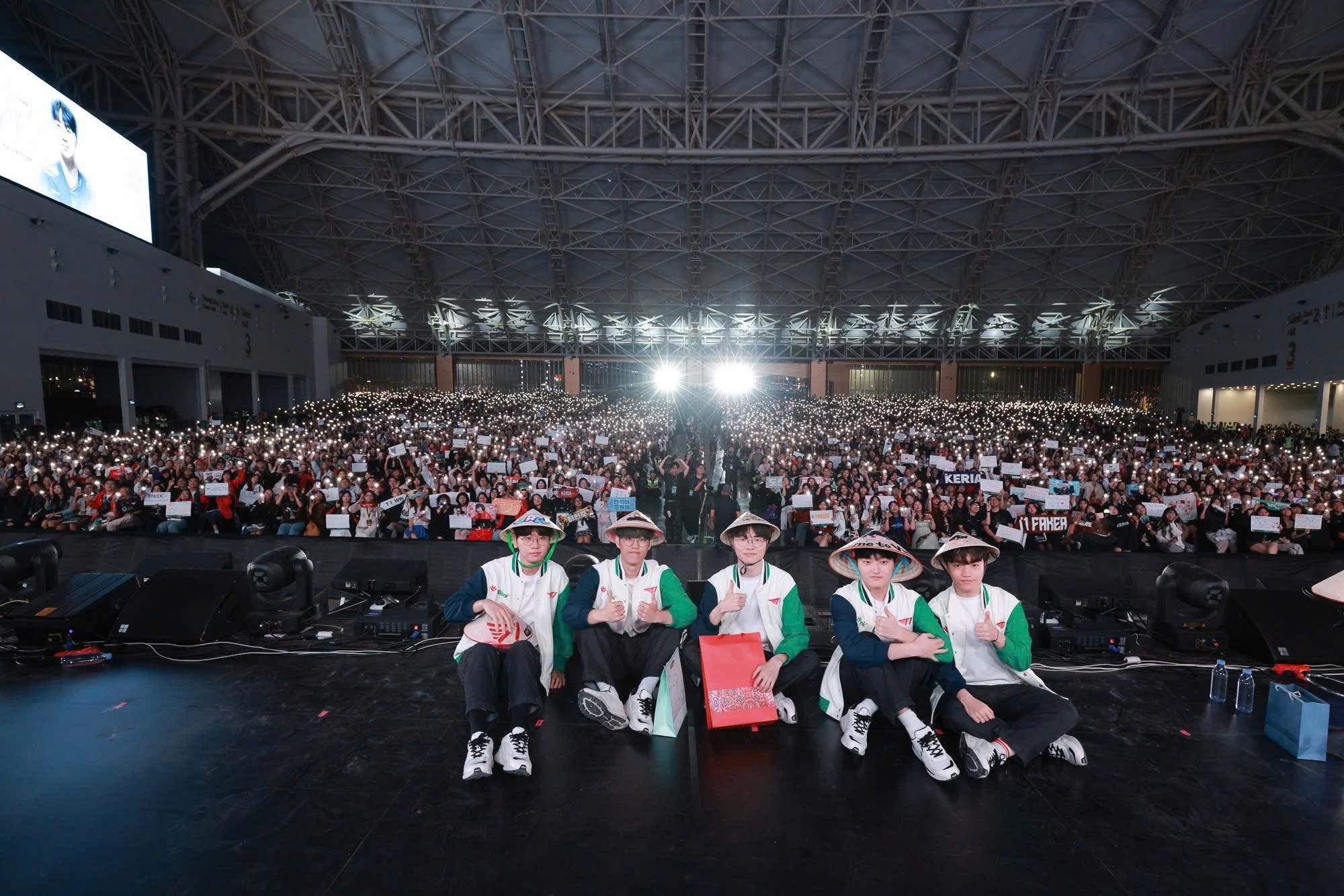 Hành trình đáng nhớ của Faker và T1 tại Việt Nam - Ảnh 7