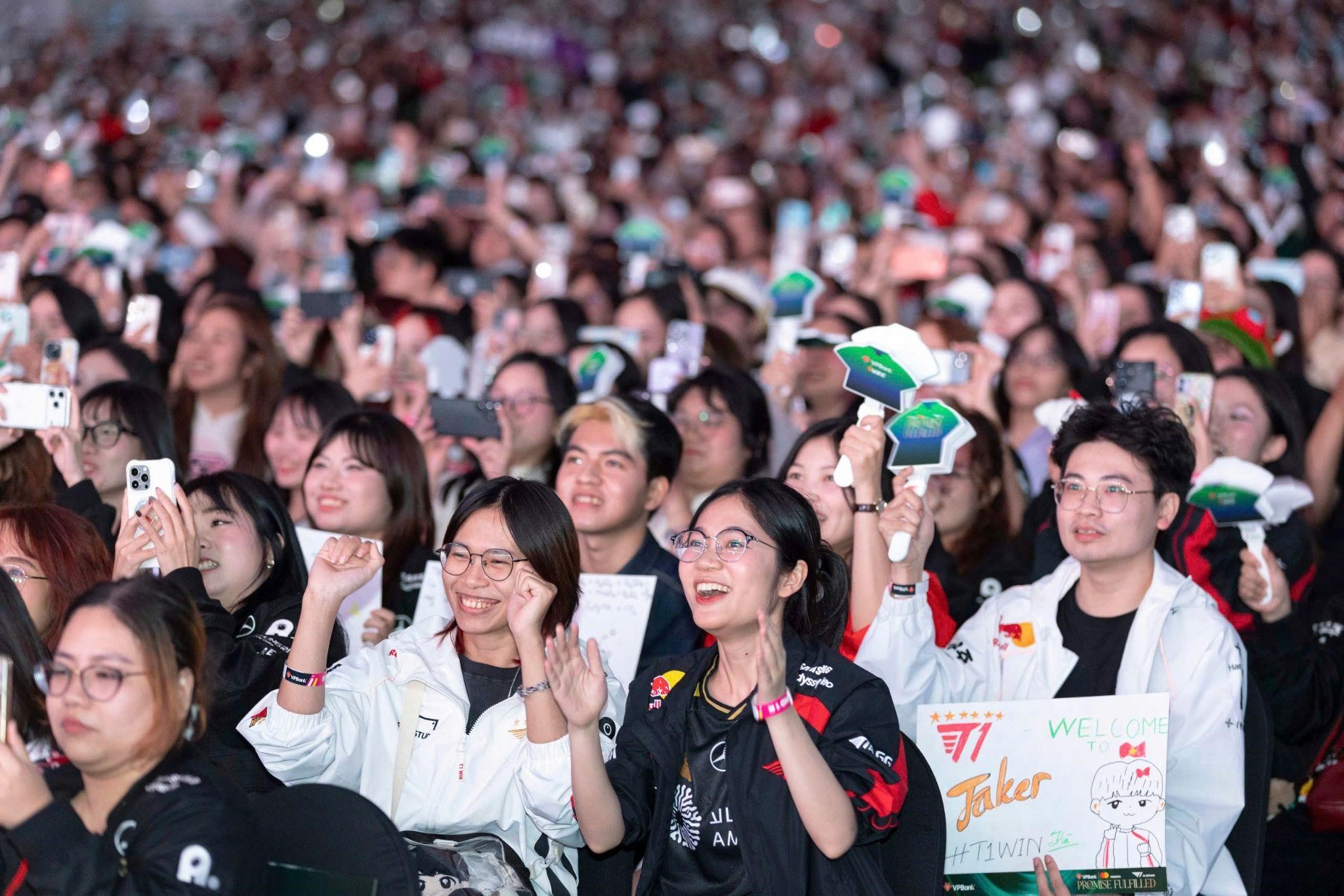 Hành trình đáng nhớ của Faker và T1 tại Việt Nam - Ảnh 8