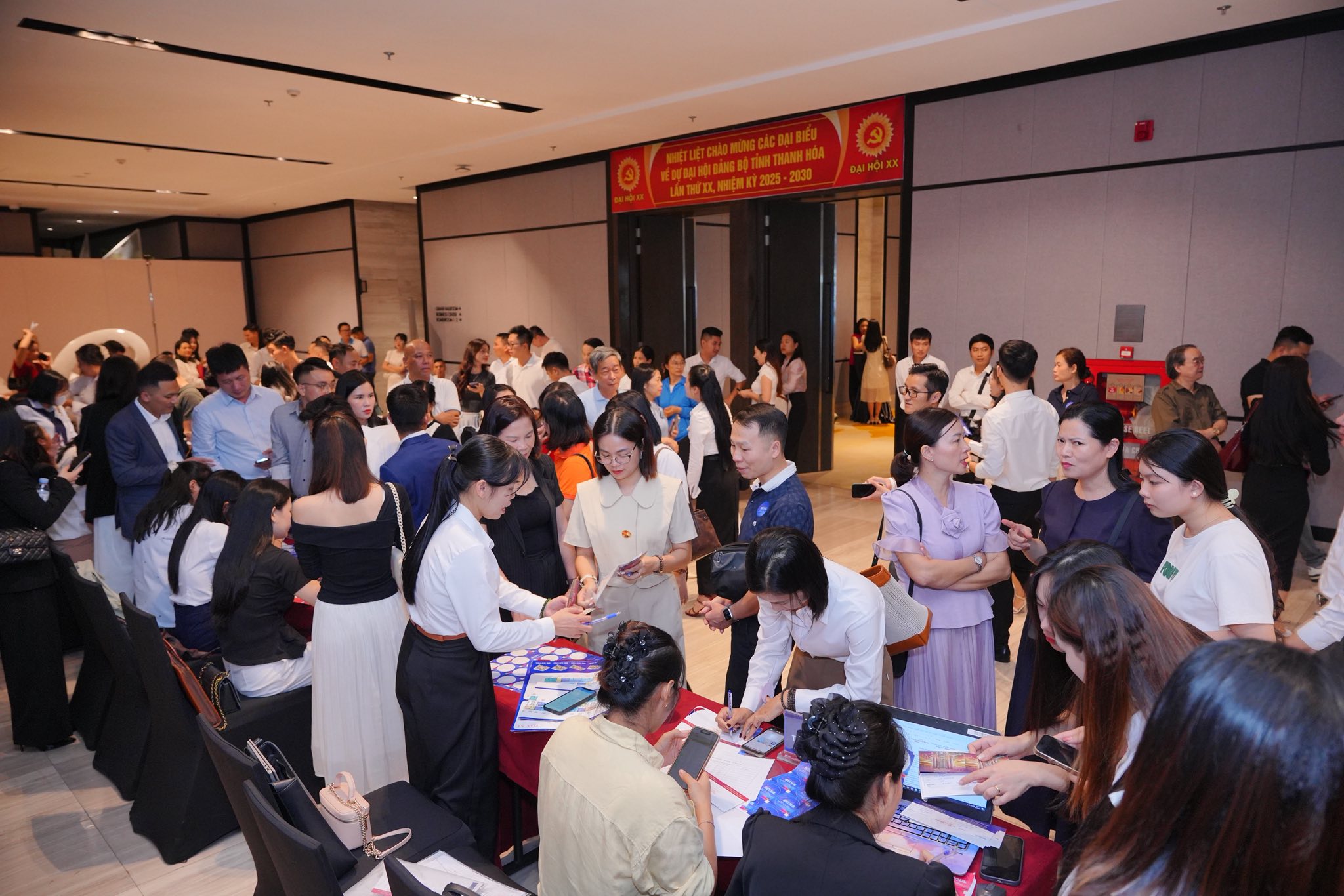 C&aacute;c đợt mở b&aacute;n căn hộ mang thương hiệu Vinhomes tại Thanh H&oacute;a đều đ&ocirc;ng nghẹt kh&aacute;ch h&agrave;ng.