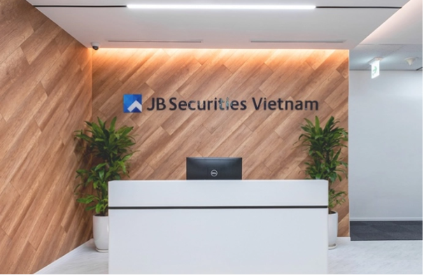 Chi ph&iacute; tăng đột biến, c&ocirc;ng ty chứng kho&aacute;n đầu ti&ecirc;n b&aacute;o lỗ qu&yacute; IV