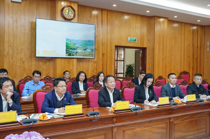 Quang cảnh buổi l&agrave;m việc. (Ảnh: Cổng th&ocirc;ng tin điện tử tỉnh L&acirc;m Đồng).