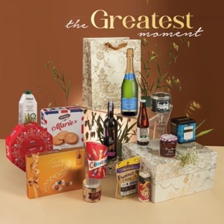 Giỏ qu&agrave; Tết Annam Gourmet với đầy đặn rượu, b&aacute;nh kẹo nhập ngoại ph&ugrave; hợp l&agrave;m m&oacute;n qu&agrave; biếu sang trọng