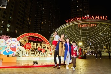 Đại cảnh trang tr&iacute; với concept &ldquo;Tết nơi đại dương&rdquo; lung linh rực rỡ c&oacute; 1-0-2 tại Vincom Mega Mall Times City