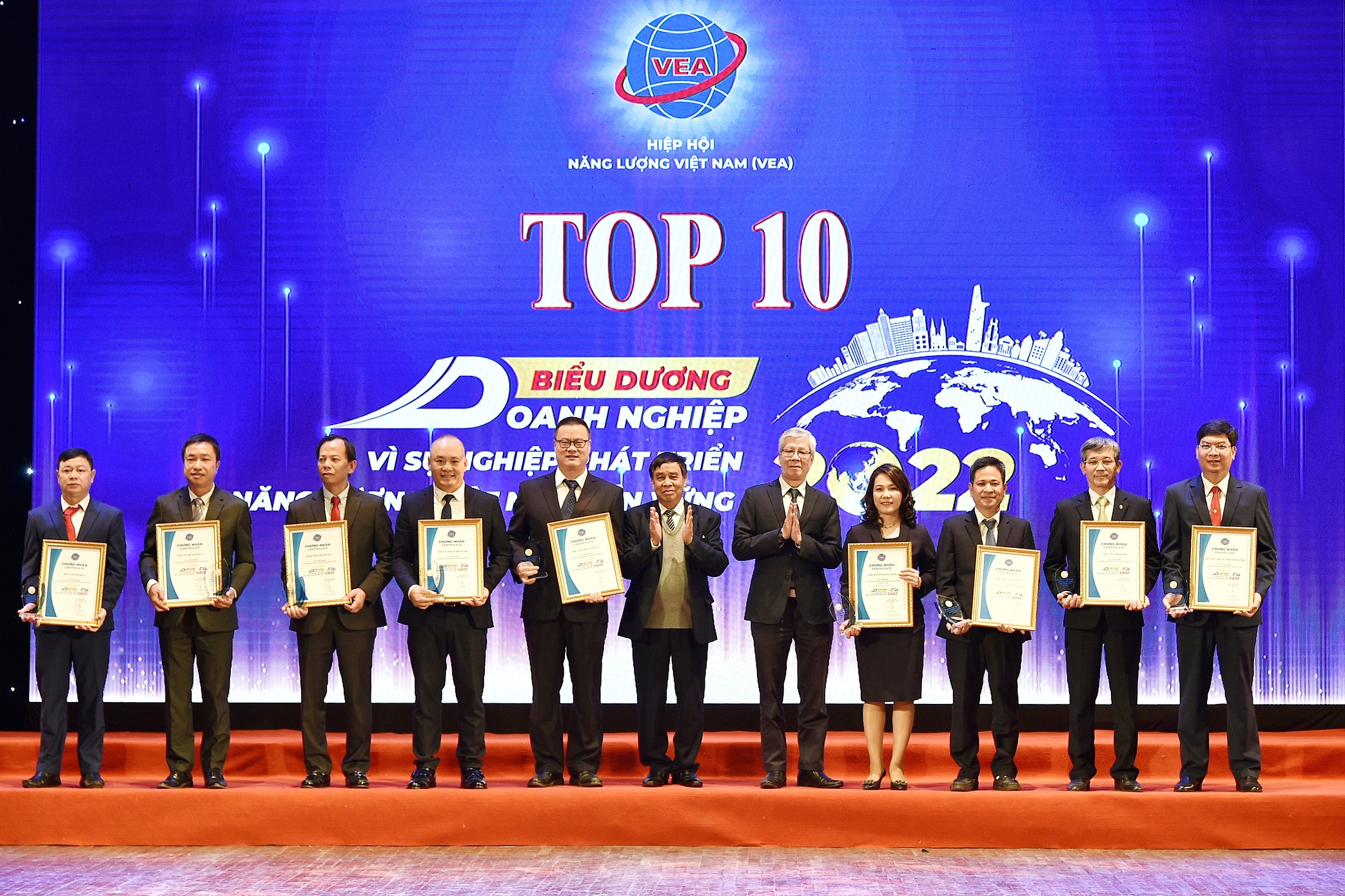 &nbsp;Giải thưởng l&agrave; sự c&ocirc;ng nhận cho những nỗ lực kh&ocirc;ng ngừng nghỉ của SHB trong h&agrave;nh tr&igrave;nh &ldquo;xanh h&oacute;a&rdquo; d&ograve;ng vốn, hỗ trợ doanh nghiệp, g&oacute;p phần v&igrave; sự ph&aacute;t triển bền vững của đất nước.