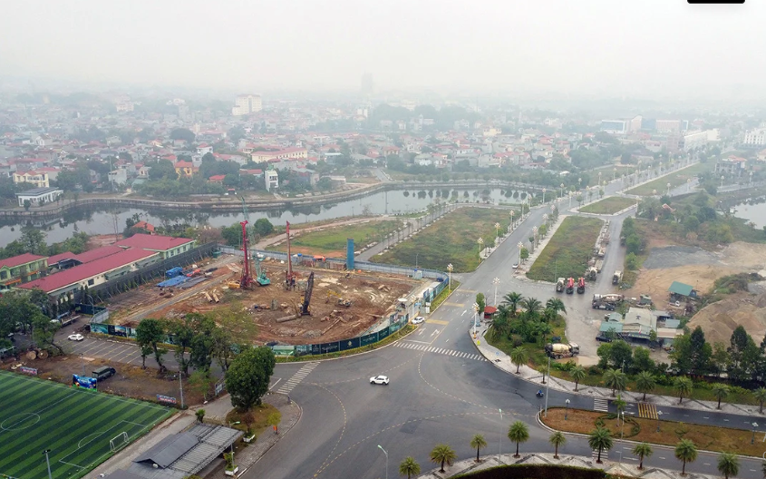 Quy m&ocirc; của dự &aacute;n Luxora Vĩnh Y&ecirc;n được triển khai tr&ecirc;n khu đất c&oacute; diện t&iacute;ch 5.211,3m2 với mật độ x&acirc;y dựng 61,1%; bao gồm 25 tầng nổi c&ugrave;ng 2 tầng hầm để xe.

Quy m&ocirc; của dự &aacute;n Luxora Vĩnh Y&ecirc;n được triển khai tr&ecirc;n khu đất c&oacute; diện t&iacute;ch 5.211,3m2 với mật độ x&acirc;y dựng 61,1%; bao gồm 25 tầng nổi c&ugrave;ng 2 tầng hầm để xe.