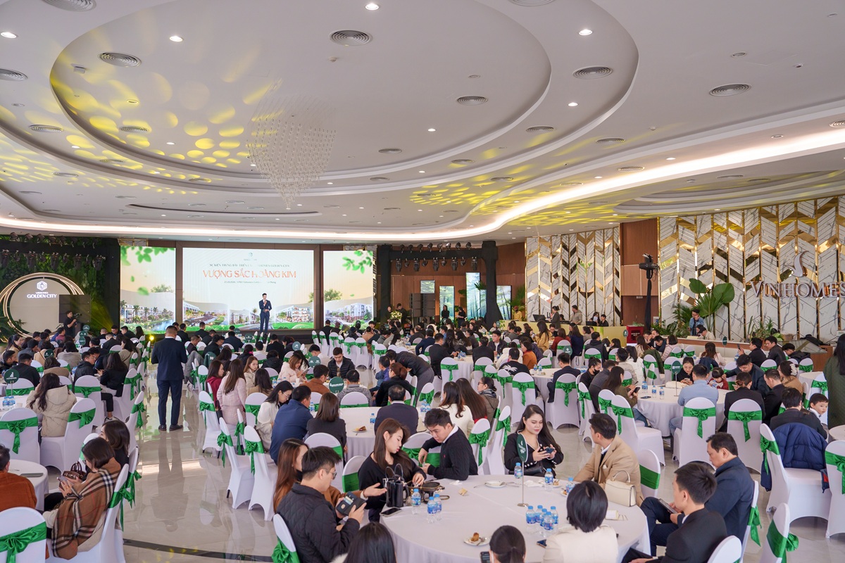 Sự kiện &ldquo;Vượng Sắc Ho&agrave;ng Kim&rdquo; thu h&uacute;t h&agrave;ng trăm kh&aacute;ch h&agrave;ng tham dự