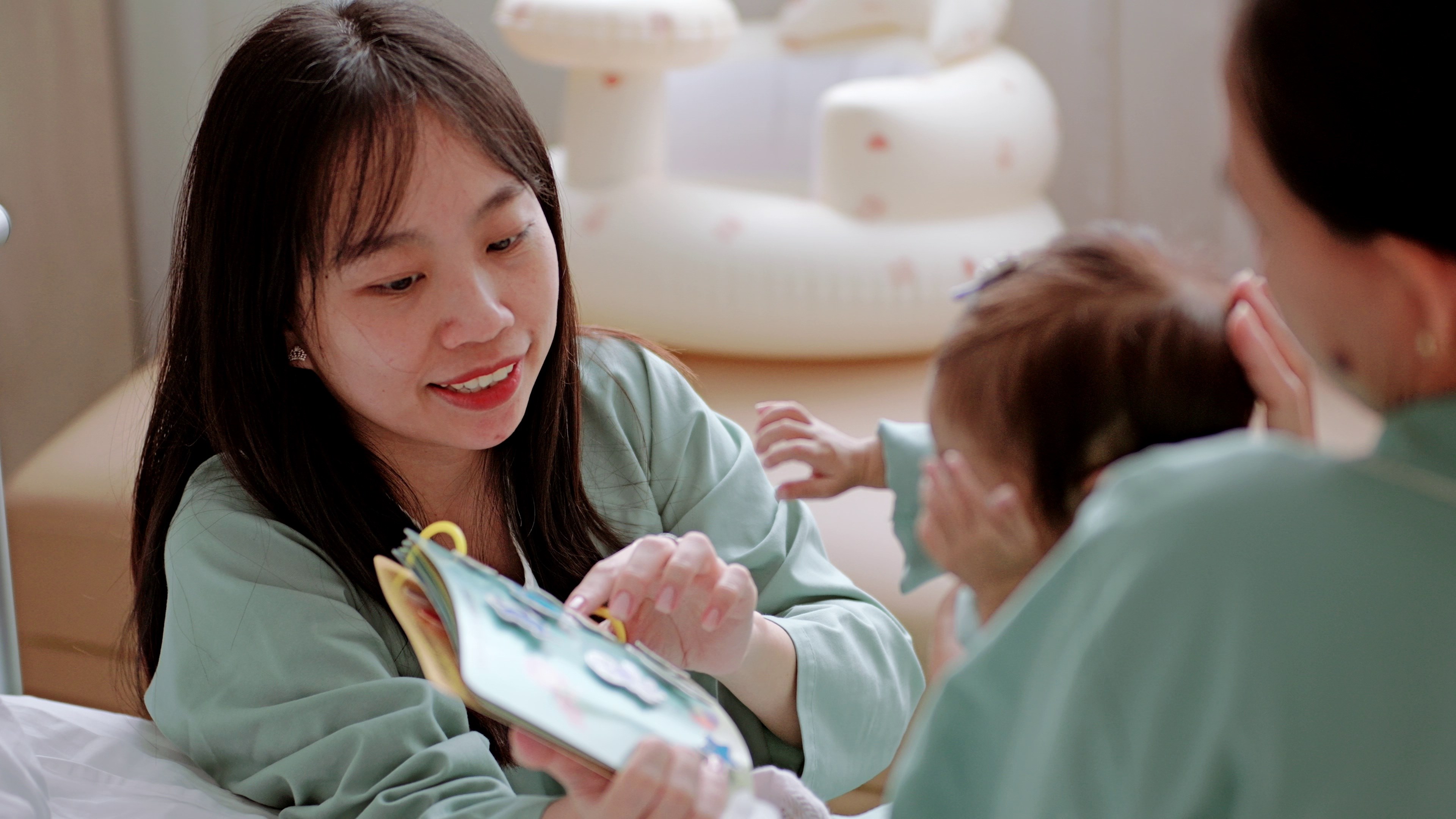 Chị Vi - người mẹ hiến gan cho con - khỏe mạnh sau ca phẫu thuật.