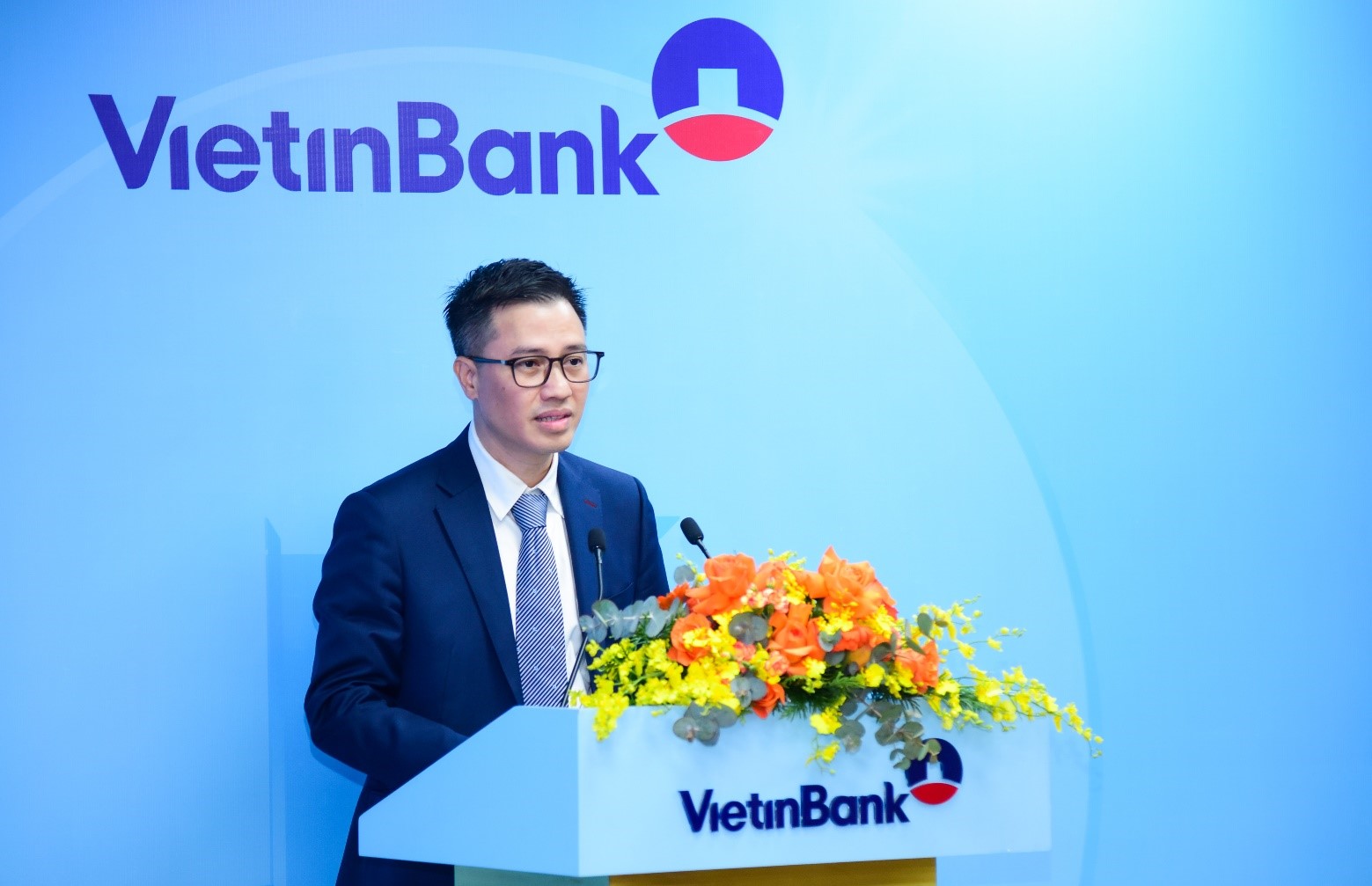 &Ocirc;ng Trần Ho&agrave;i Nam &ndash; Ph&oacute; Gi&aacute;m đốc Khối KHDN VietinBank nhấn mạnh SLL l&agrave; một c&ocirc;ng cụ t&agrave;i ch&iacute;nh bền vững linh hoạt, gi&uacute;p gắn trực tiếp hiệu quả t&agrave;i ch&iacute;nh với kết quả thực hiện c&aacute;c mục ti&ecirc;u ESG của doanh nghiệp