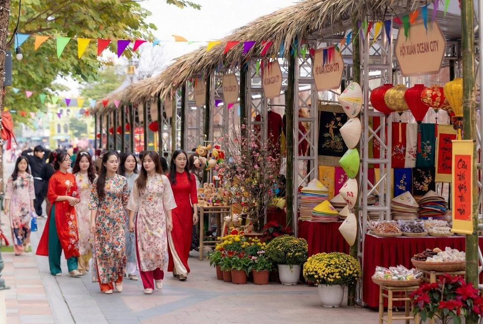 Hội Xu&acirc;n Ocean City thu h&uacute;t đ&ocirc;ng đảo du kh&aacute;ch ngay từ những ng&agrave;y đầu khai hội