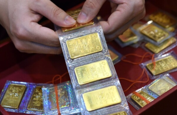 Gi&#225; v&#224;ng h&#244;m nay 23/2: Bất ngờ đảo chiều, vọt l&#234;n s&#225;t 79 triệu/lượng - Ảnh 1