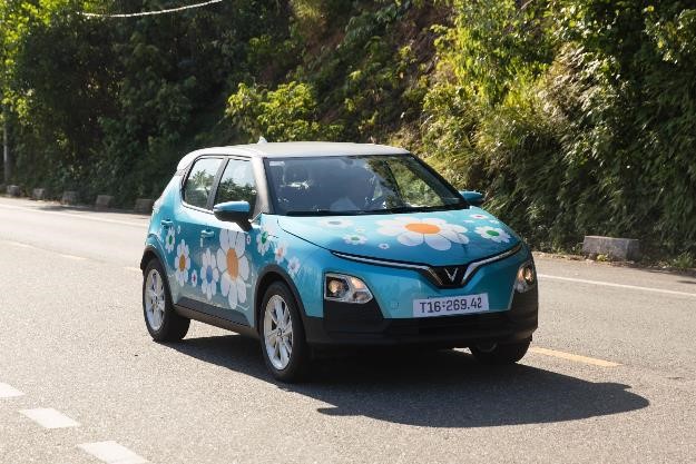 Khách hàng Việt nói về VinFast VF 5: Mẫu xe điện thực dụng, kinh tế và đáng tiền - Ảnh 2