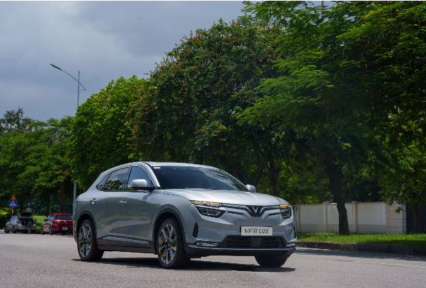 Sở hữu SUV 400 mã lực với chi phí bình dân, chủ xe “lợi đơn lợi kép” với VinFast VF 8 - Ảnh 1