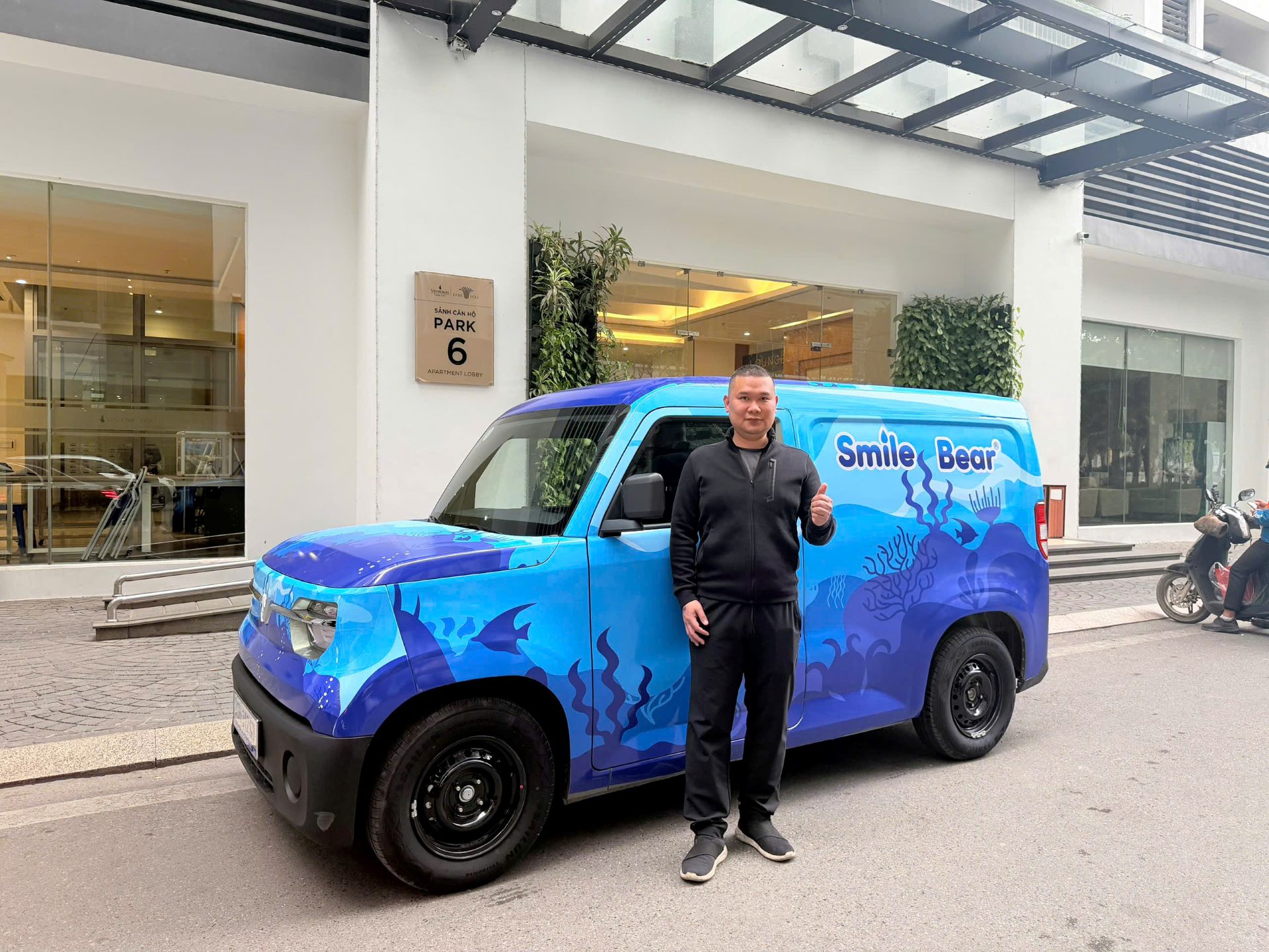 Mua VinFast EC Van về chở hàng, chủ xe nói thẳng: “Tiết kiệm hơn 6 triệu đồng/tháng so với xe chạy xăng” - Ảnh 1