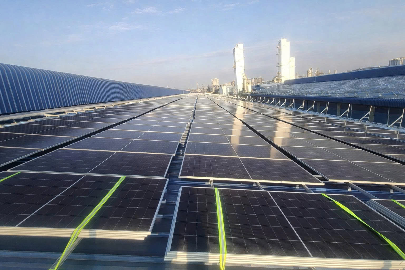 Thép Hòa Phát Dung Quất triển khai lắp đặt điện mặt trời áp mái phân kỳ 2 - Ảnh 2