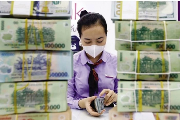 Những ngân hàng 'ngược chiều': Tăng lãi suất huy động, tranh thủ hút vốn rẻ - Ảnh 1