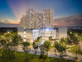 &ldquo;Th&agrave;nh phố gi&aacute;o dục&rdquo; đ&uacute;ng nghĩa với h&agrave;ng chục trường học trải đều khắp nội khu