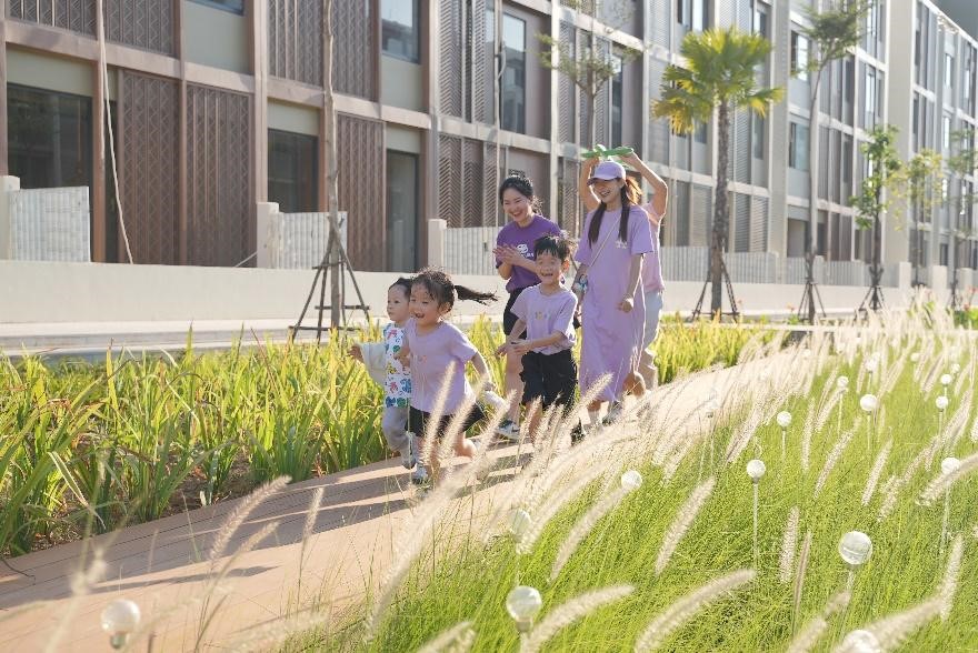 Hệ c&ocirc;ng vi&ecirc;n nội khu đa dạng với mảng xanh rộng lớn trong ph&acirc;n khu SOHO &nbsp;