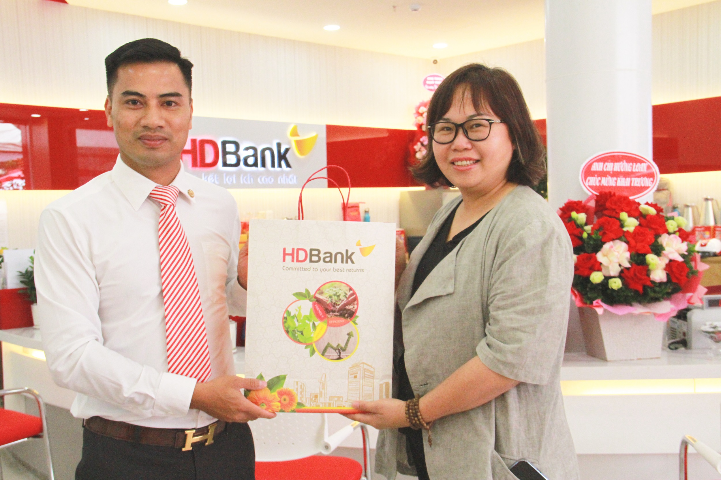 Tăng đầu tư vào Khu kinh tế cửa khẩu Móng Cái, HDBank mở chi nhánh thứ 02 tại Quảng Ninh - Ảnh 1