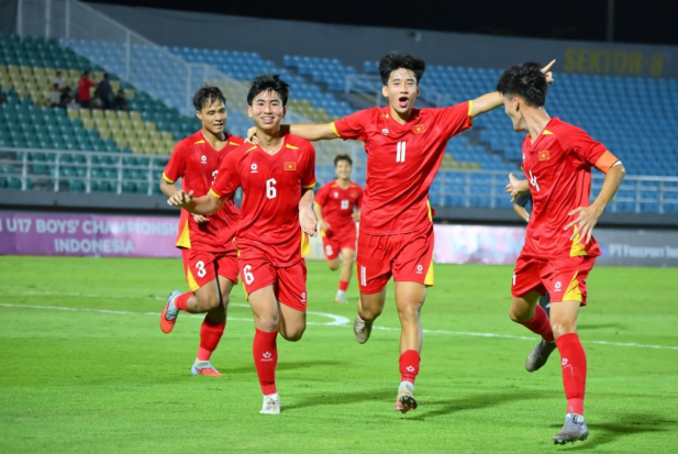 U17 Việt Nam vô địch: Dấu ấn HLV Roland và “hệ sinh thái” CLB Hà Nội - Ảnh 1