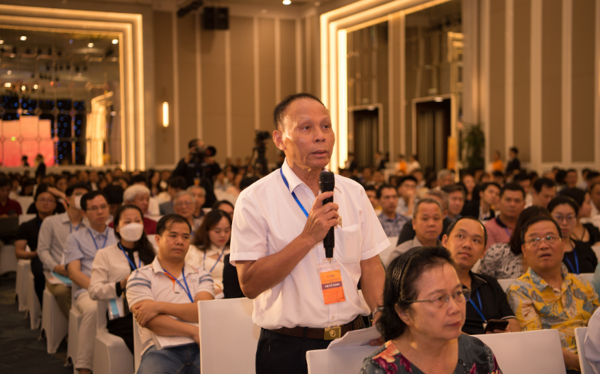 C&aacute;c cổ đ&ocirc;ng đ&aacute;nh gi&aacute; cao những kết quả SHB đạt được trong 30 năm qua, đồng thời đưa ra nhiều &yacute; kiến đ&oacute;ng g&oacute;p, x&acirc;y dựng