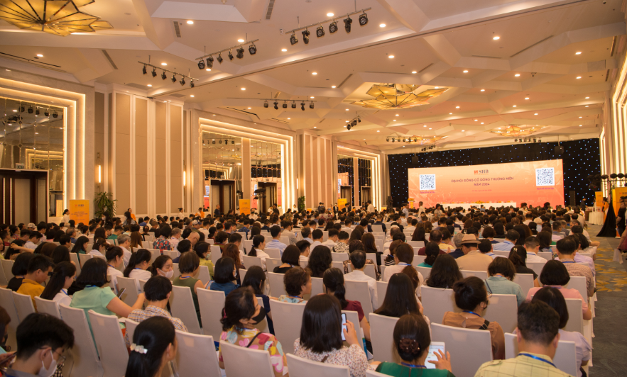 To&agrave;n cảnh Đại hội đồng cổ đ&ocirc;ng SHB năm 2024 với gần 1.400 cổ đ&ocirc;ng tham dự
