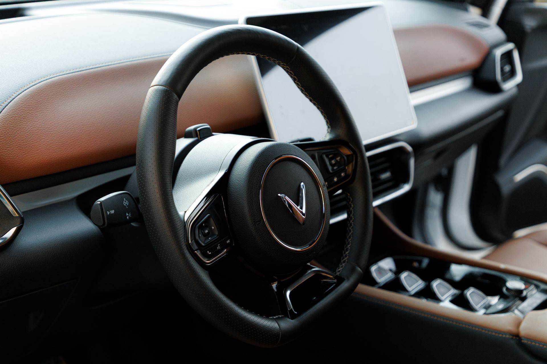 Chủ xe hài lòng với trải nghiệm “ông chủ” trên VinFast VF 9 - Ảnh 2