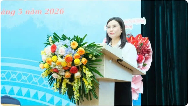 B&agrave; Nguyễn Phạm Duy Trang - B&iacute; thư BCH Trung ương Đo&agrave;n TNCS Hồ Ch&iacute; Minh, Chủ tịch Hội đồng Đội Trung ương, Ph&oacute; Chủ tịch Hội Bảo vệ quyền trẻ em Việt Nam lấy &yacute; kiến Đại hội về nội dung b&aacute;o c&aacute;o, biểu quyết th&ocirc;ng qua.