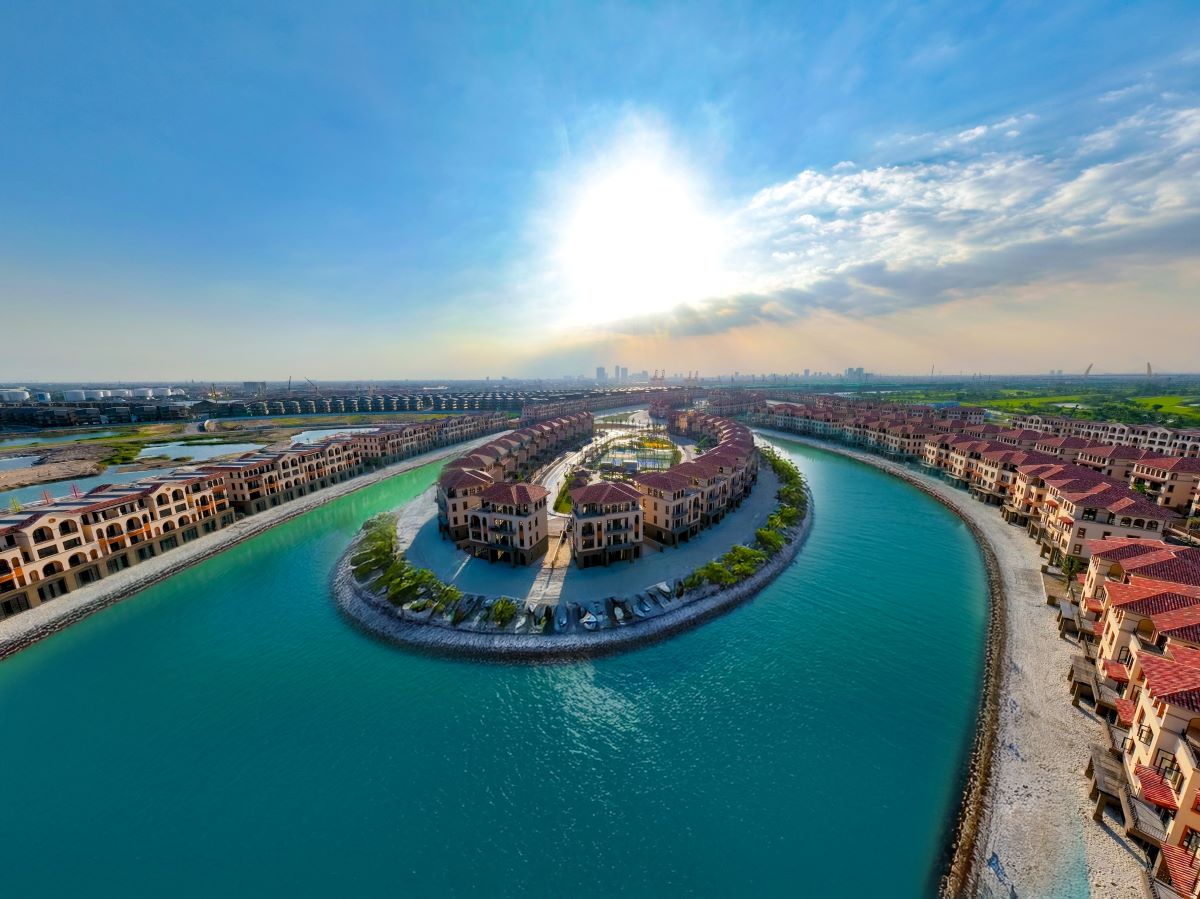 Cư d&acirc;n Isla Bella chỉ cần mở cửa l&agrave; chạm ngay kh&ocirc;ng gian xanh