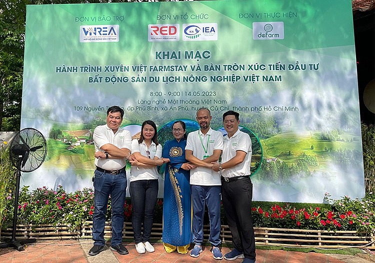 Khai mạc h&agrave;nh tr&igrave;nh &ldquo;Xuy&ecirc;n Việt Farmstay&rdquo; v&agrave; B&agrave;n tr&ograve;n "X&uacute;c tiến đầu tư bất động sản: Du lịch n&ocirc;ng Nghiệp Việt Nam&rdquo;