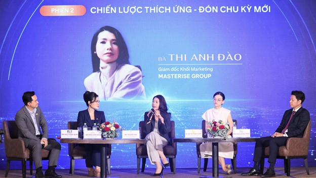 B&agrave; Thi Anh Đ&agrave;o chia sẻ tại phi&ecirc;n tọa đ&agrave;m 2, hội thảo &ldquo;Thị trường bất động sản 2026: Vượt gi&oacute; ngược, đ&oacute;n chu kỳ mới&rdquo;. Ảnh: BĐT