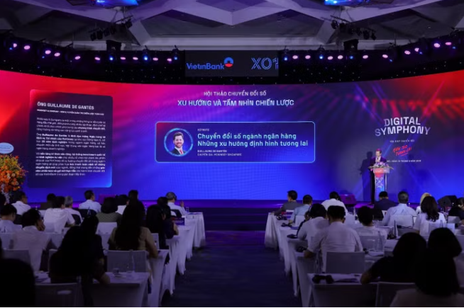 Chuy&ecirc;n gia Guillaume de Gant&egrave;s tr&igrave;nh b&agrave;y keynote về chủ đề: &ldquo;Chuyển đổi số ng&agrave;nh ng&acirc;n h&agrave;ng - Những xu hướng định h&igrave;nh tương lai&rdquo;.