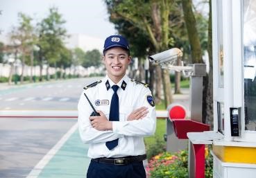 Hệ thống an ninh cao cấp kết hợp giữa lực lượng chuy&ecirc;n nghiệp v&agrave; c&ocirc;ng nghệ hiện đại bậc nhất l&agrave; lợi thế của c&aacute;c khu đ&ocirc; thị Vinhomes &nbsp;