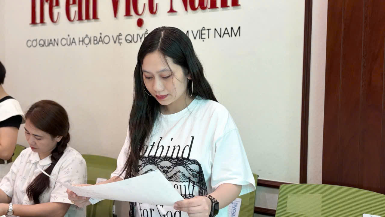 &ldquo;T&ocirc;i đề cao những b&agrave;i vừa c&oacute; nội dung &yacute; nghĩa, vừa biết sử dụng ng&ocirc;n ngữ hội họa để truyền tải cảm x&uacute;c v&agrave; th&ocirc;ng điệp tới người xem&rdquo;, c&ocirc; Vũ Thị Hạnh Quy&ecirc;n nhấn mạnh.