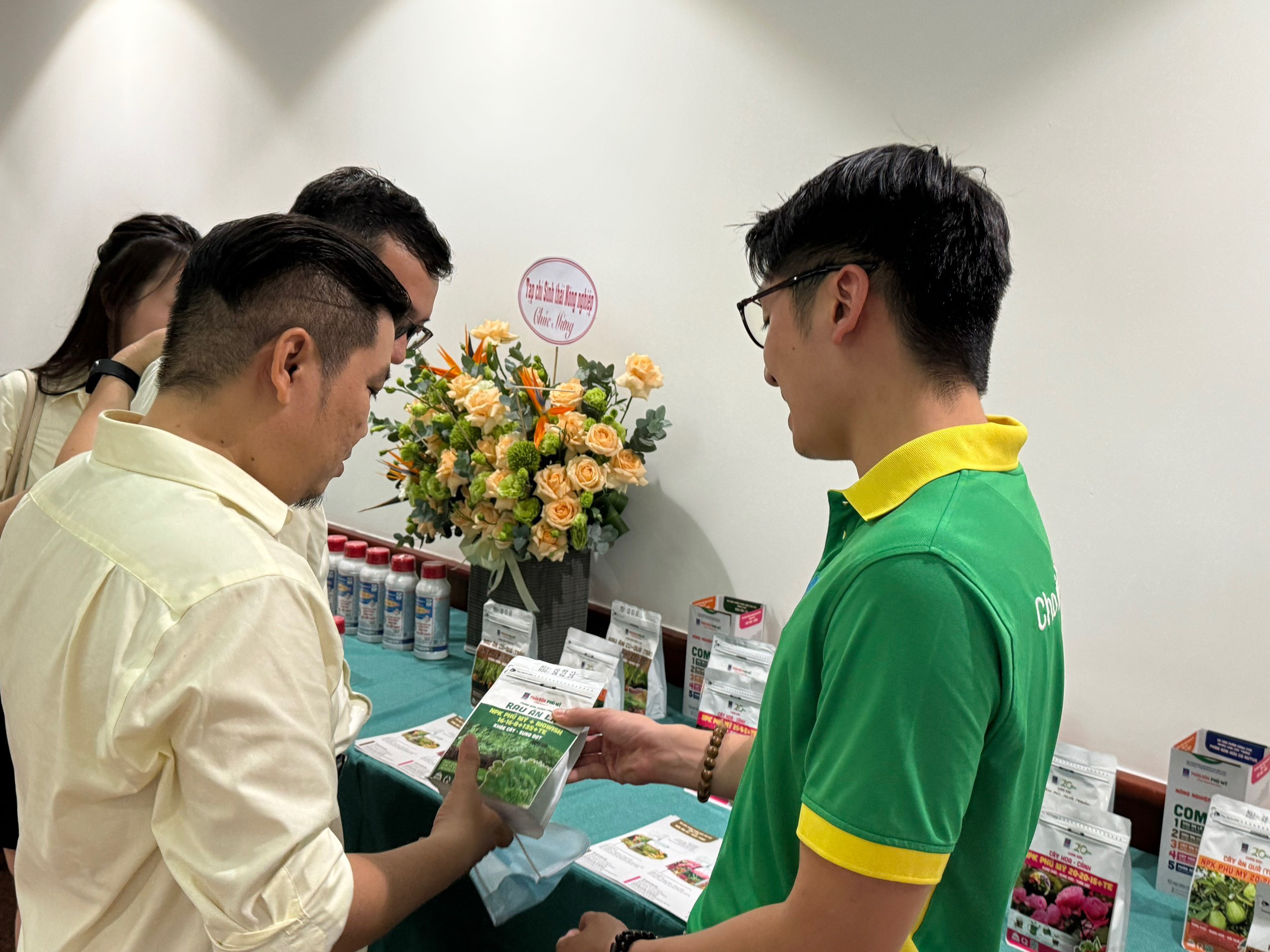 Combo Phu My Graden h&#250;t kh&#225;ch tại Hội thảo về &quot;N&#244;ng nghiệp đ&#244; thị - Lợi &#237;ch k&#233;p cho người d&#226;n đ&#244; thị&quot; - Ảnh 2