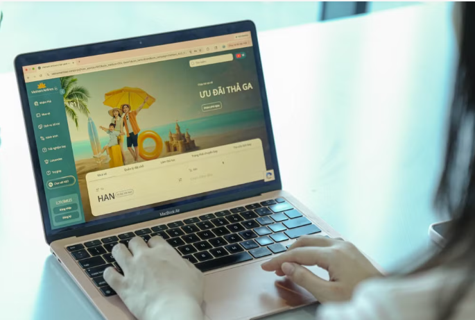Vietnam Airlines khuyến nghị h&agrave;nh kh&aacute;ch kiểm tra kỹ th&ocirc;ng tin v&agrave; chỉ thực hiện giao dịch qua website, ứng dụng di động, ph&ograve;ng v&eacute; v&agrave; c&aacute;c đại l&yacute; ch&iacute;nh thức của H&atilde;ng.
