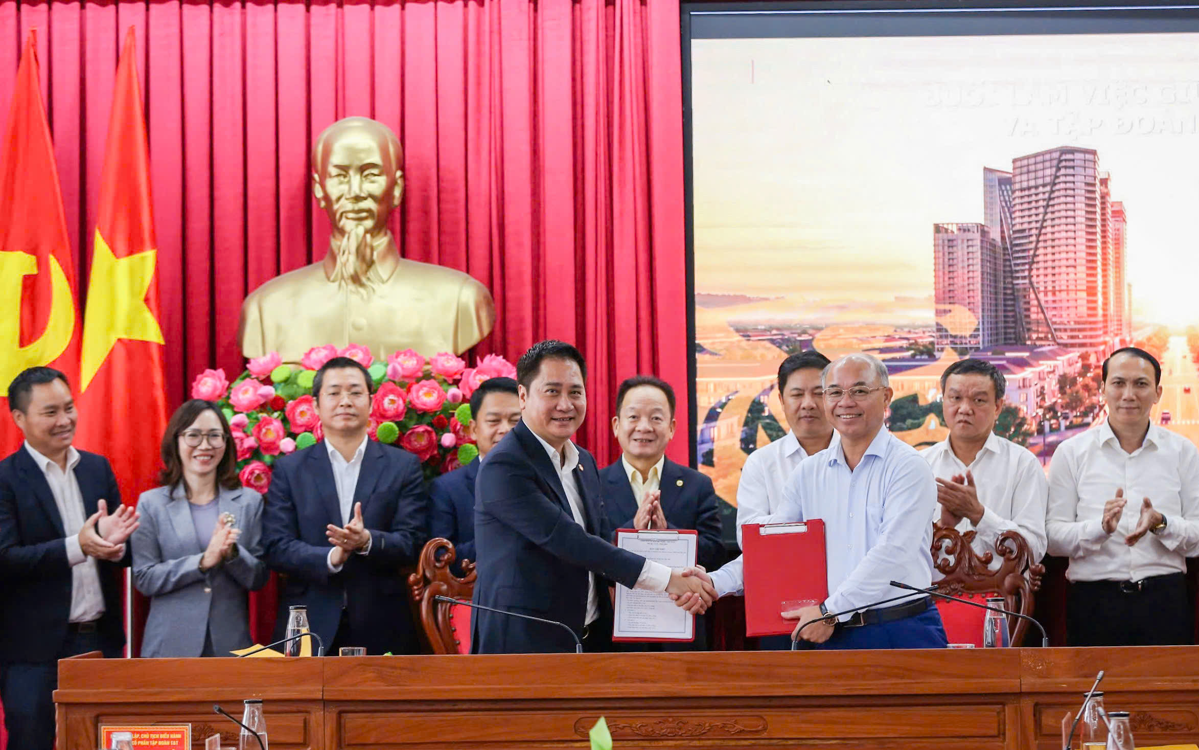 Lễ k&yacute; kết bi&ecirc;n bi&ecirc;n bản ghi nhớ hợp t&aacute;c đầu tư.