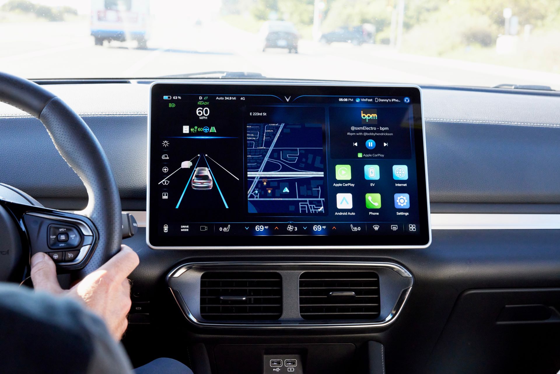 V&#236; sao VinFast VF 8 được c&#225;c tay đua k&#236; cựu khen hết lời? - Ảnh 2