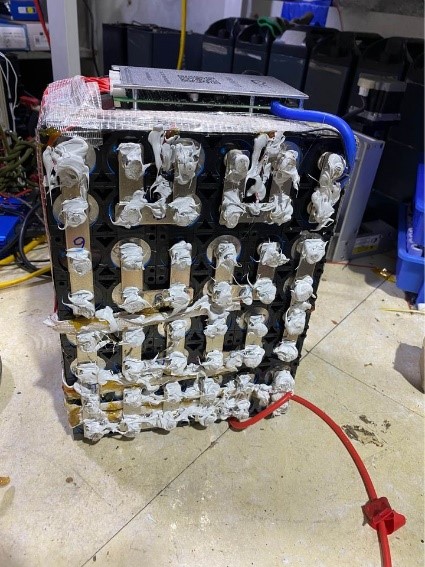 Những khối pin độ, chế thường được xử l&yacute; thủ c&ocirc;ng, kh&ocirc;ng qua quy tr&igrave;nh sản xuất, kiểm thử ti&ecirc;u chuẩn n&agrave;o. &nbsp;