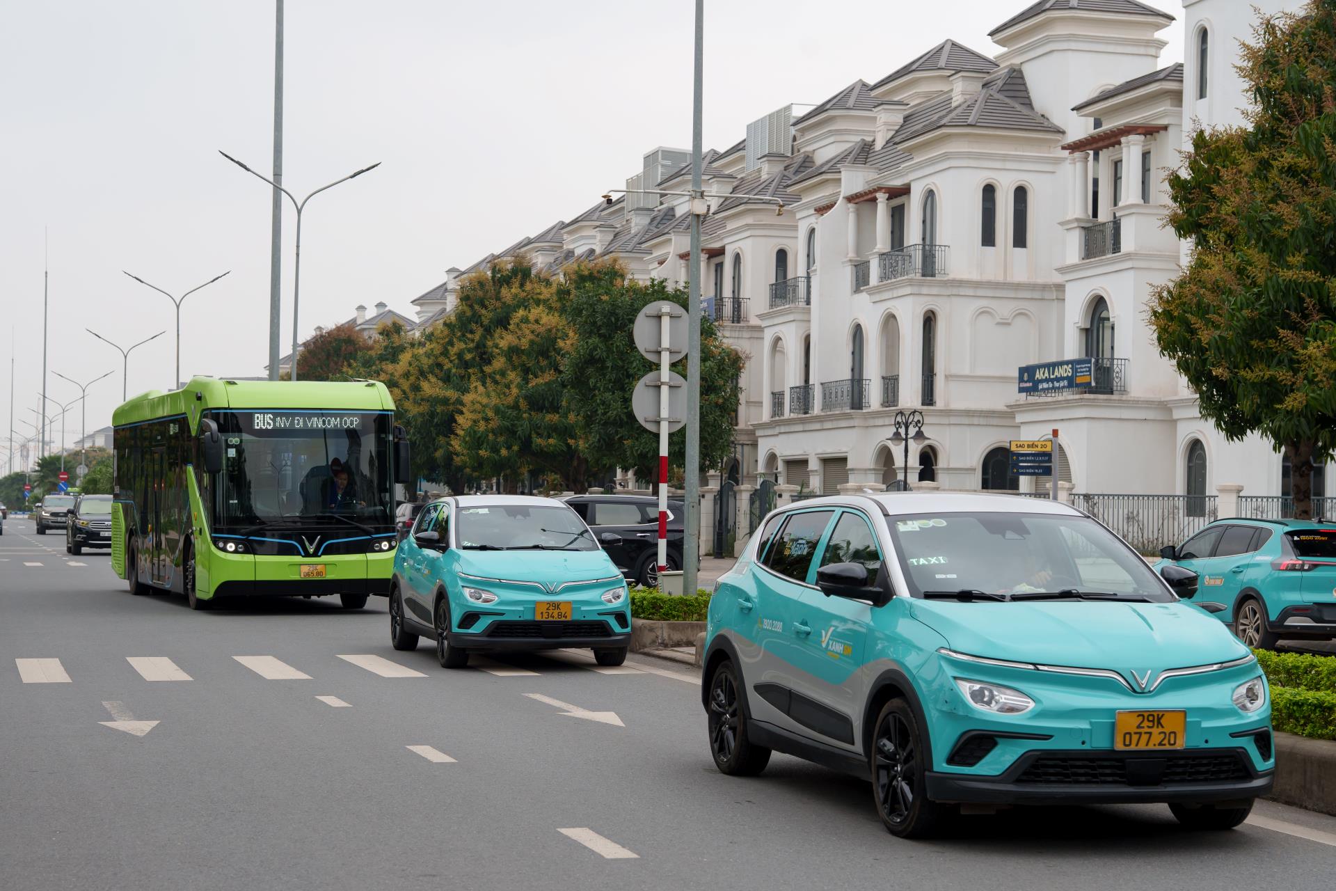 Trước những sức &eacute;p về chi ph&iacute;, bảo tr&igrave; v&agrave; ch&iacute;nh s&aacute;ch m&ocirc;i trường, xe điện đang trở th&agrave;nh hướng đi tất yếu của nhiều doanh nghiệp vận tải &nbsp;