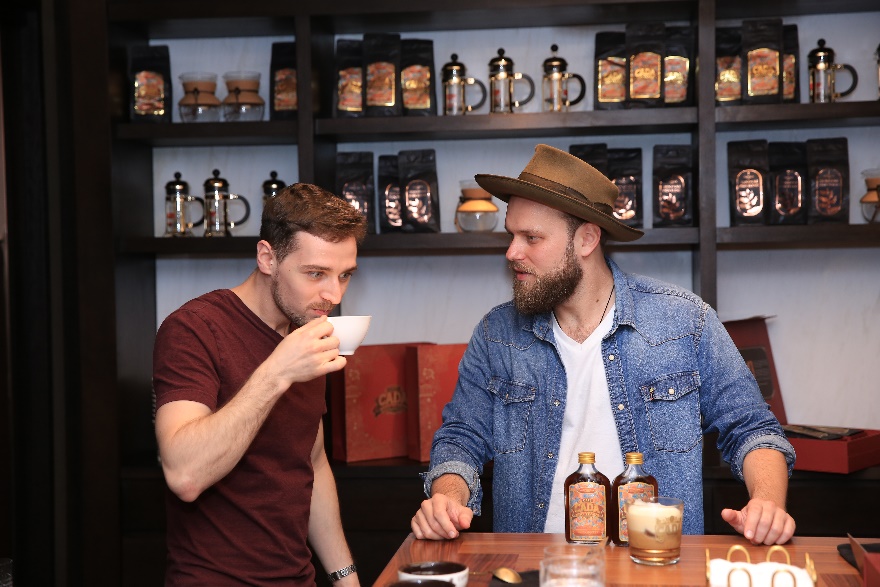 C&agrave; ph&ecirc; đặc sản CADA được l&ograve;ng thực kh&aacute;ch s&agrave;nh c&agrave; ph&ecirc; nhờ hương vị tuyệt hảo nhưng cũng rất thuần Việt.