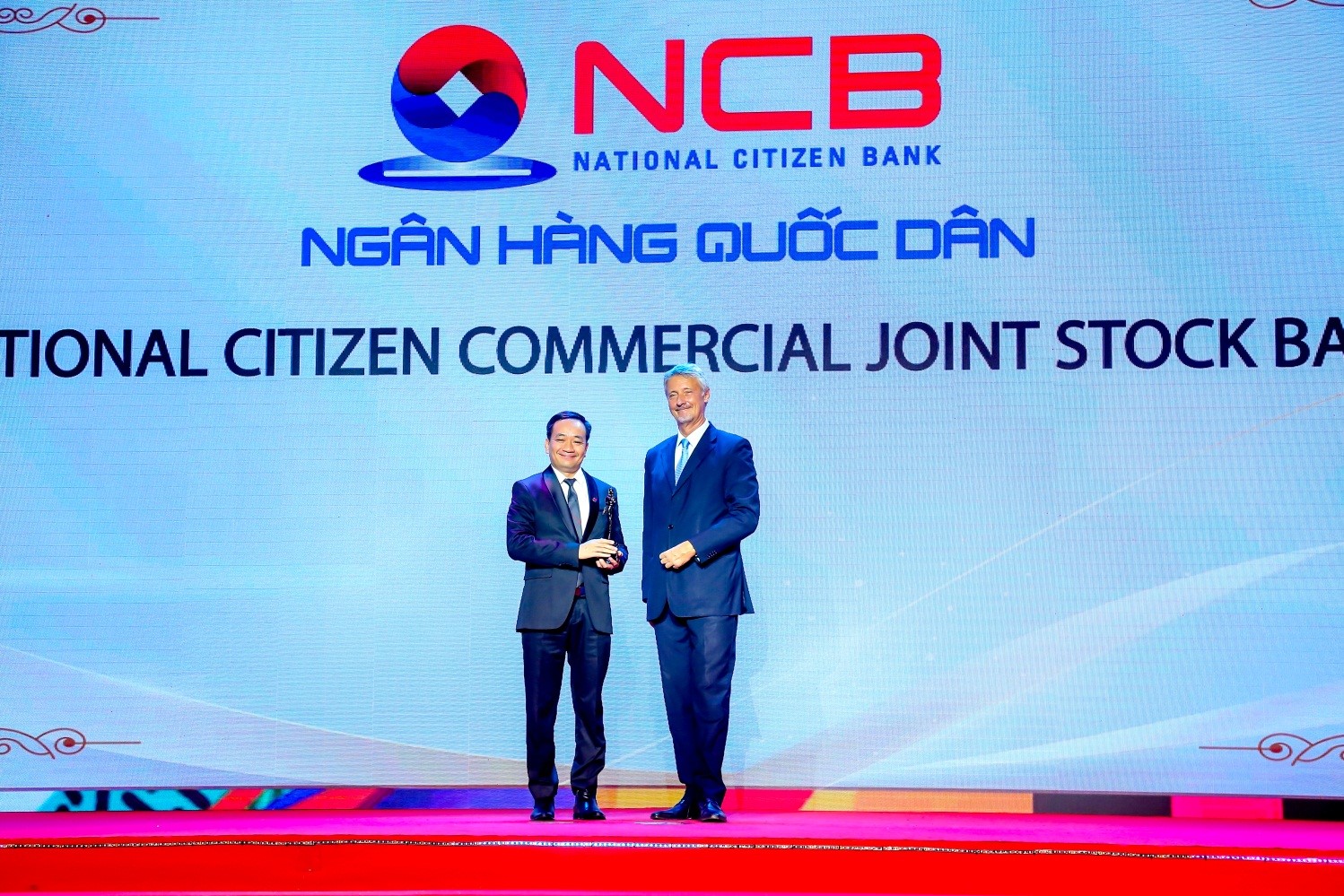 NCB vinh dự đ&oacute;n nhận giải thưởng &ldquo;Nơi l&agrave;m việc tốt nhất ch&acirc;u &Aacute; 2023&rdquo; &nbsp;