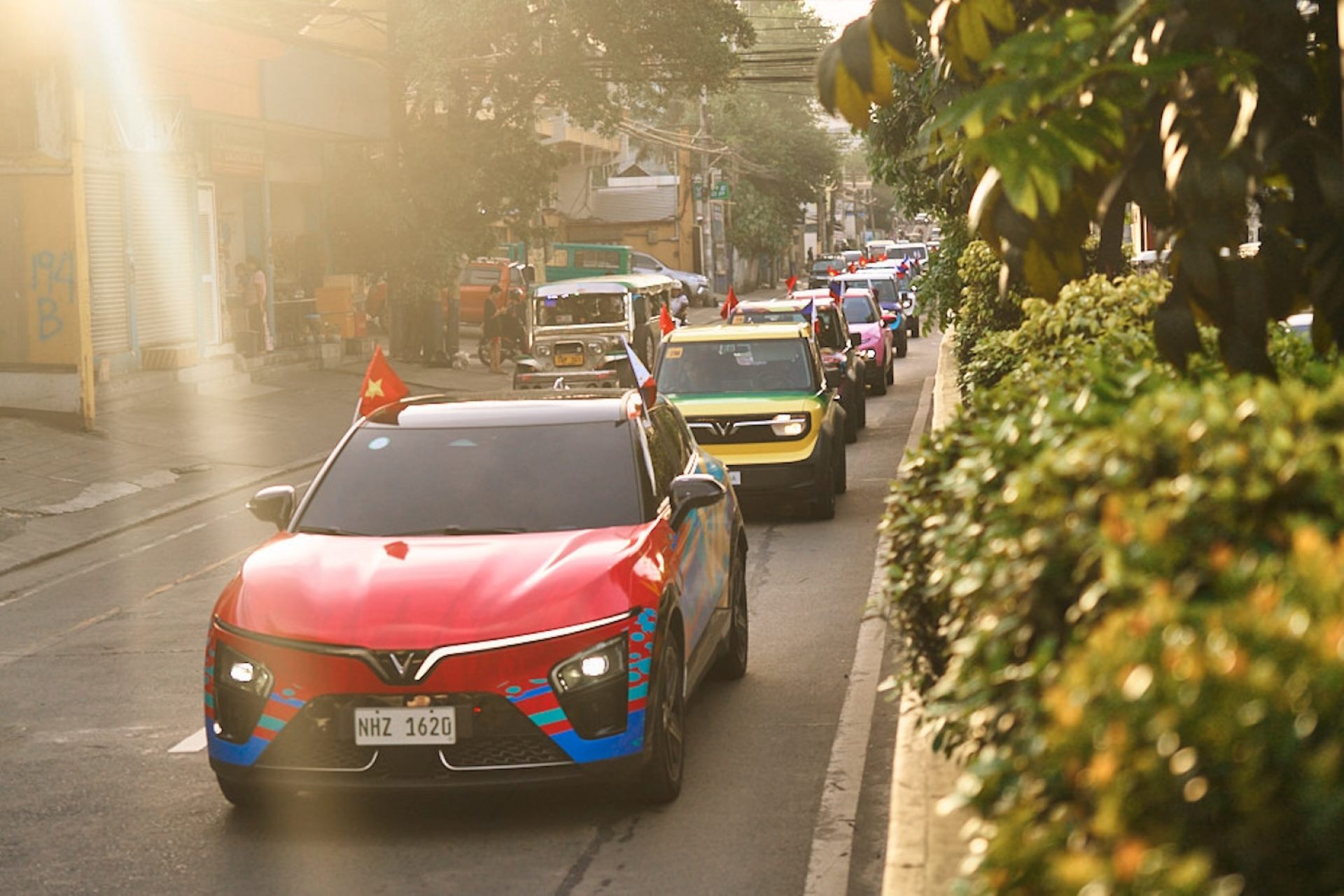 D&#224;n xe điện VinFast cực chất khuấy động đường phố Philippines - Ảnh 1