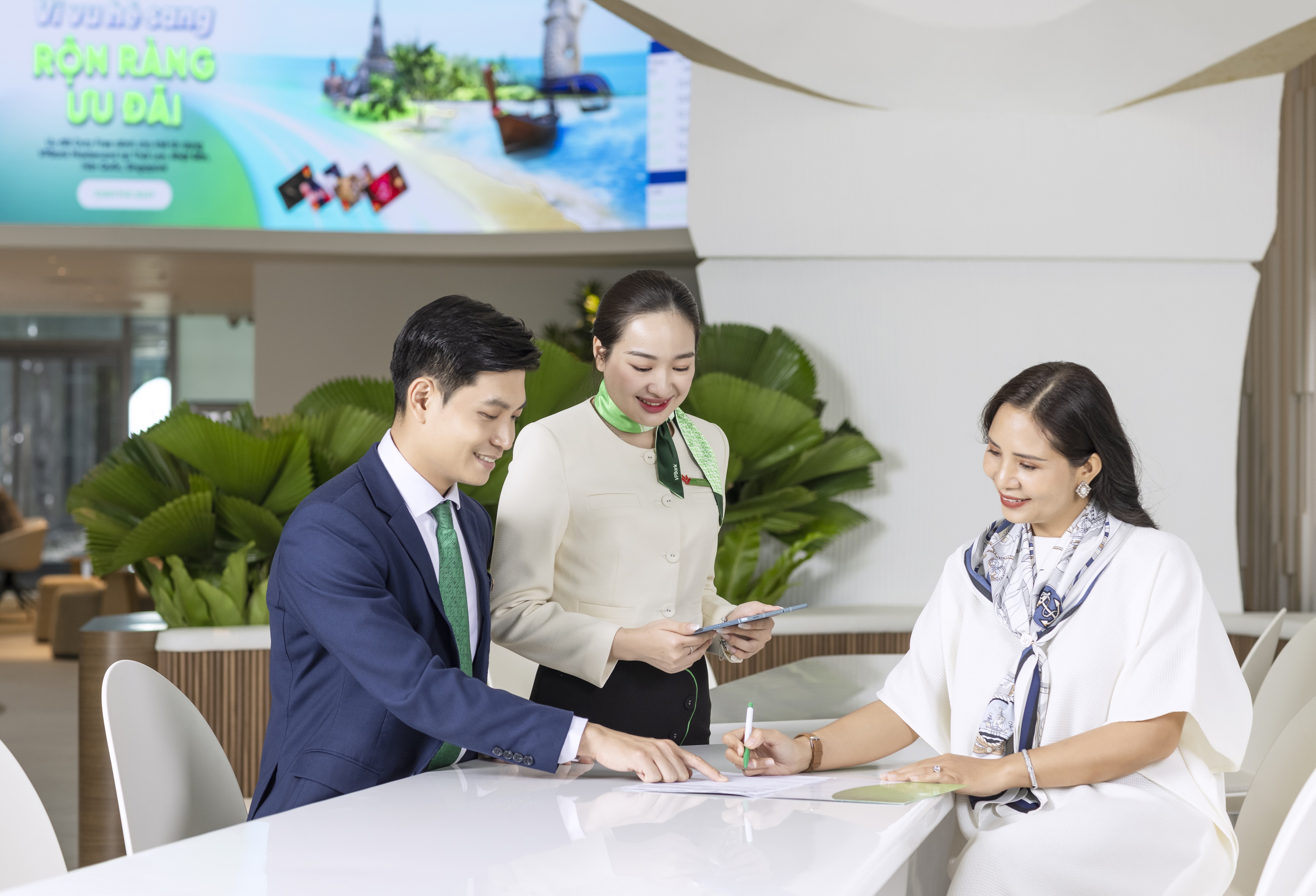 Vì sao VPBank tăng trưởng huy động vượt cả Agribank, Vietcombank? - Ảnh 1