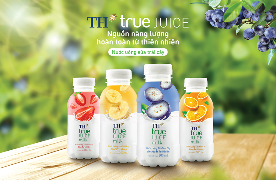 Bộ sản phẩm TH true JUICE milk hiện c&oacute; 4 hương vị tự nhi&ecirc;n: cam &ndash; d&acirc;u &ndash; việt quất &ndash; chuối.