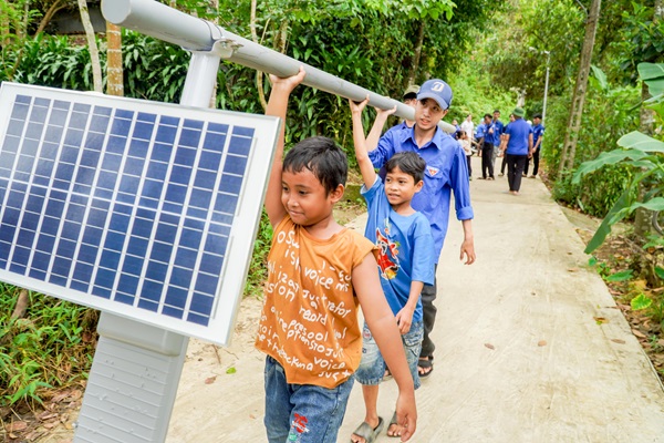 H&#224;nh tr&#236;nh “&#193;nh s&#225;ng xanh” thắp s&#225;ng mọi nẻo đường Việt Nam - Ảnh 4